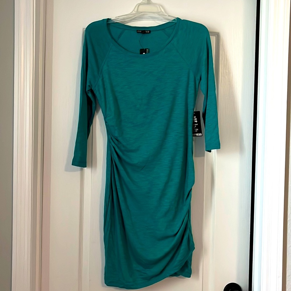 Express casual 3/4 sleeve mid-length dress